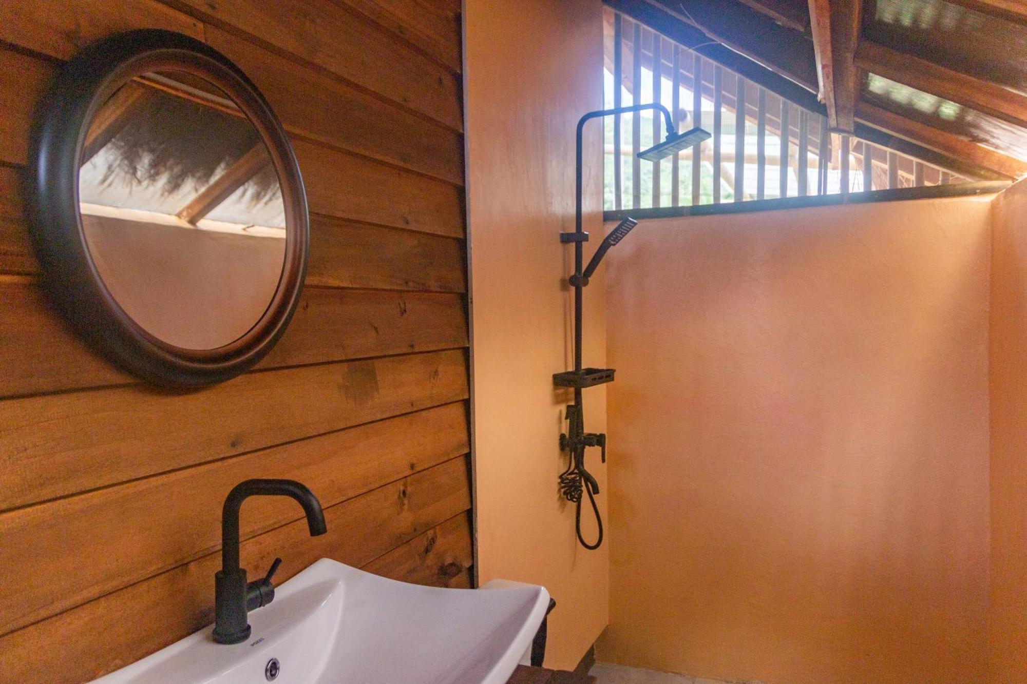 Eco Sanctuaries Nature Lodge Nacpan Beach, El Nido Oda fotoğraf